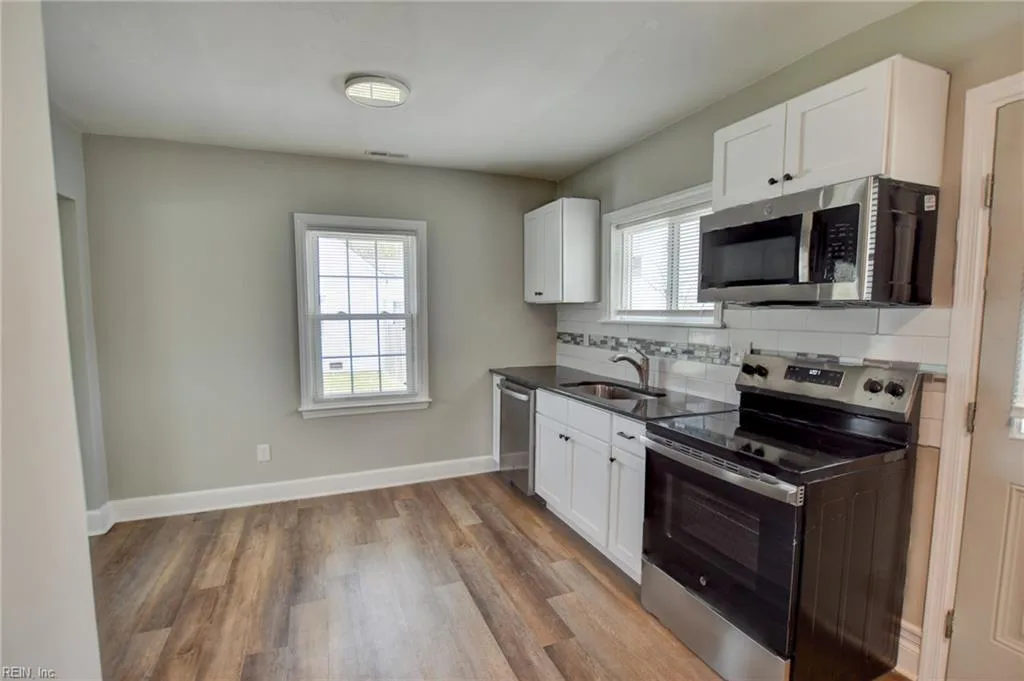 13 Beverly ST, HAMPTON VA 23669 - Photo 5