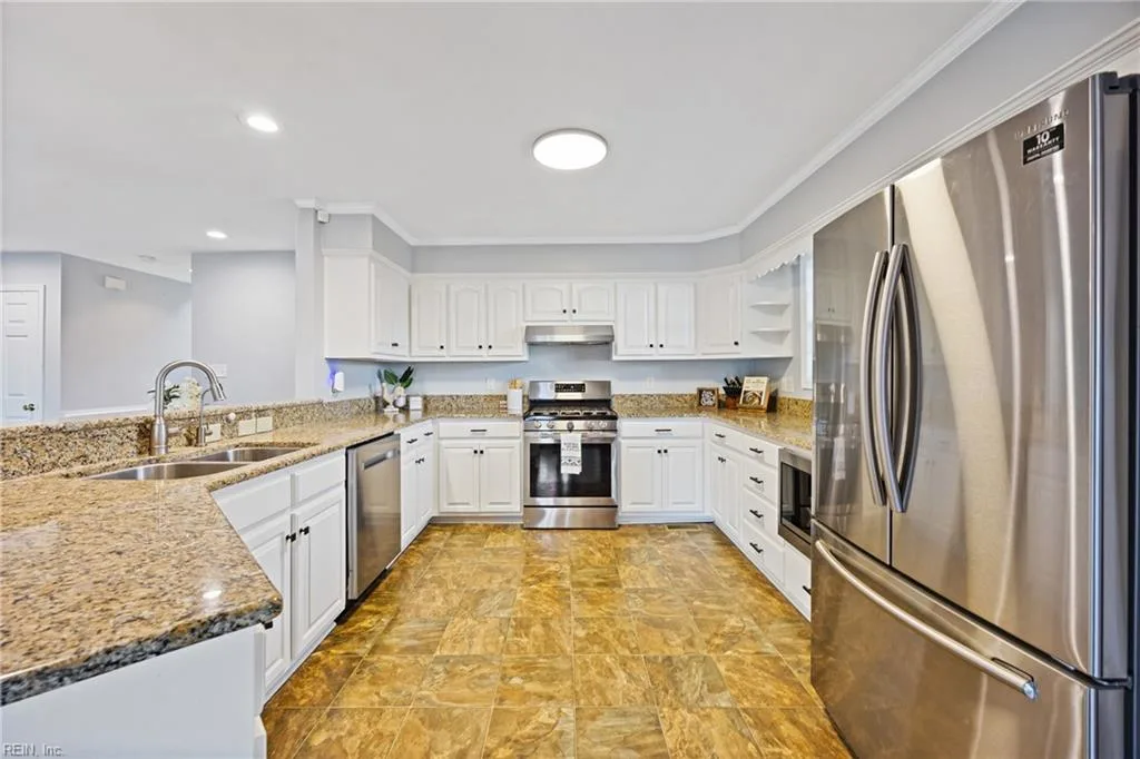 509 Ballahack RD, CHESAPEAKE VA 23322 - Photo 4