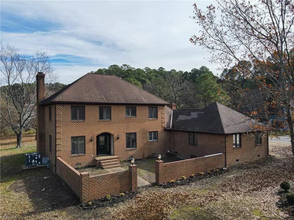 9R Rhodelia LN, POQUOSON VA 23662 - Photo 3