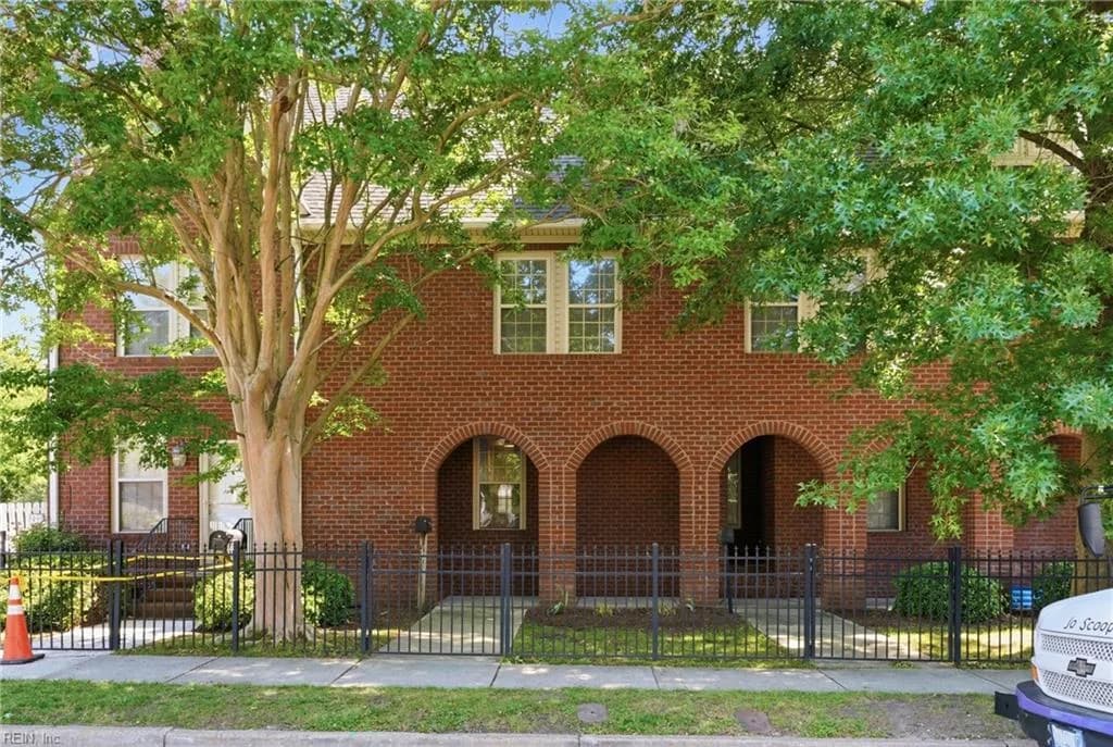200 Maple AVE #E, NORFOLK VA 23503 - Photo 2