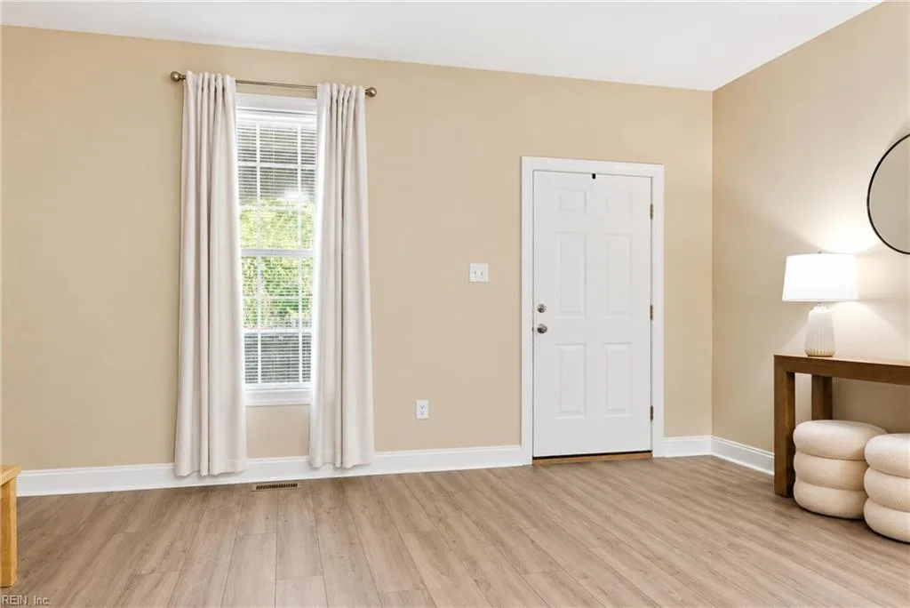 200 Maple AVE #E, NORFOLK VA 23503 - Photo 4