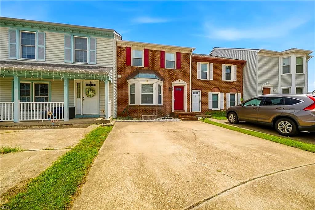 202 Stonehall CT, VIRGINIA BEACH VA 23462 - Main photo