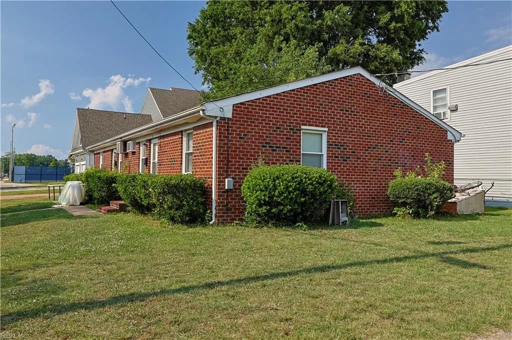 4202 Powhatan AVE #B, NORFOLK VA 23508 - Photo 3