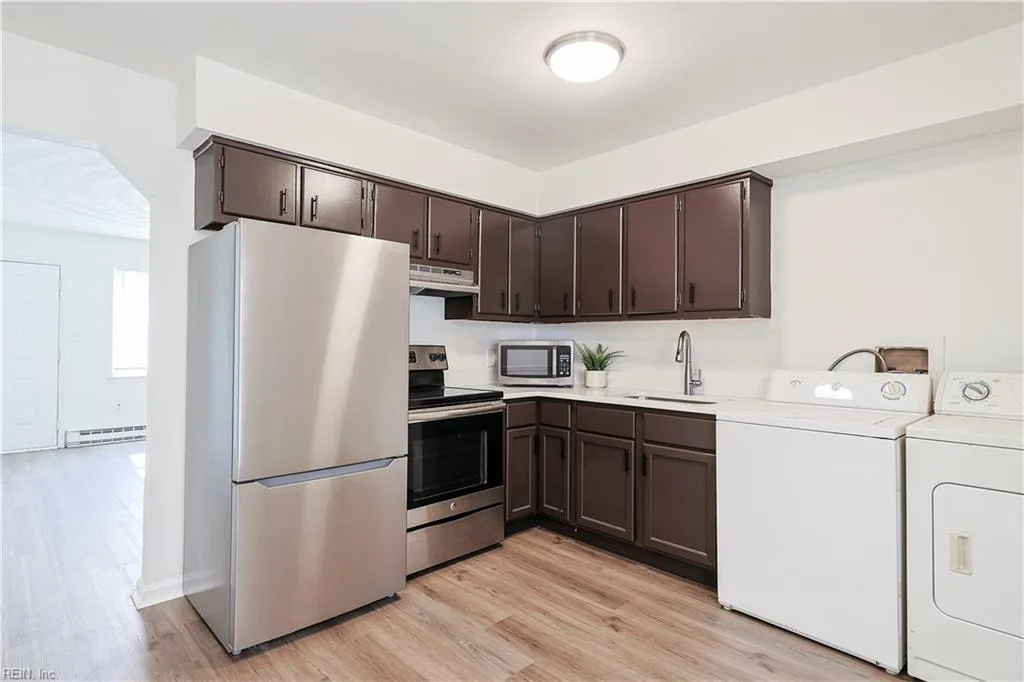 4202 Powhatan AVE #B, NORFOLK VA 23508 - Photo 4