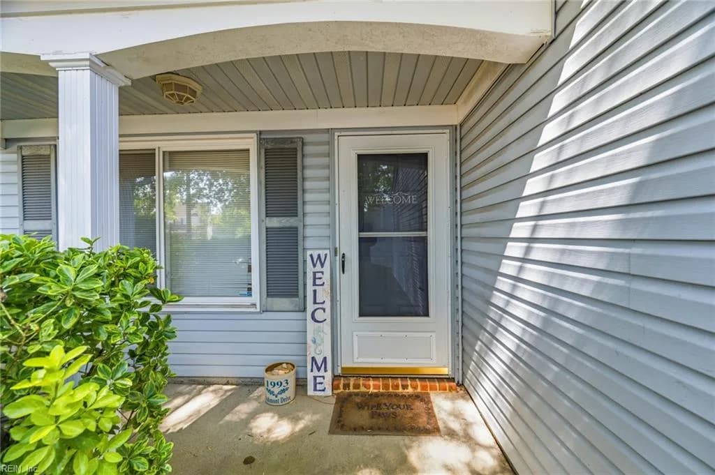 1993 Ashmont DR, VIRGINIABEACH VA 23456 - Photo 3