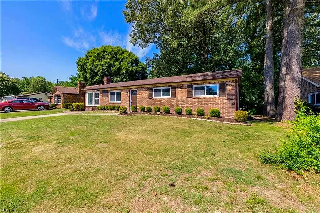 2833 Candlewood CIR, CHESAPEAKE VA 23324 - Photo 3
