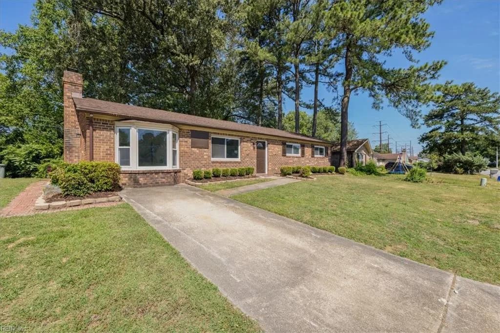2833 Candlewood CIR, CHESAPEAKE VA 23324 - Photo 4