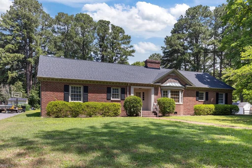18365 Virginia AVE, BOYKINS VA 23827 - Photo 2