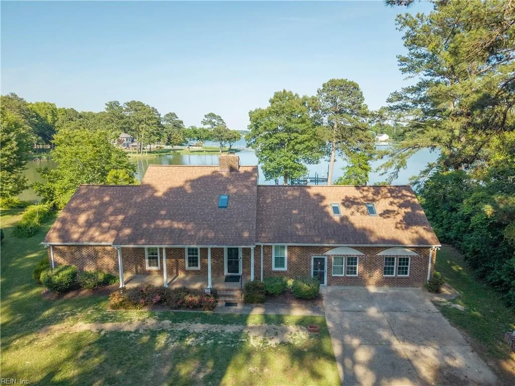236 Robanna DR, SEAFORD VA 23696 - Photo 2