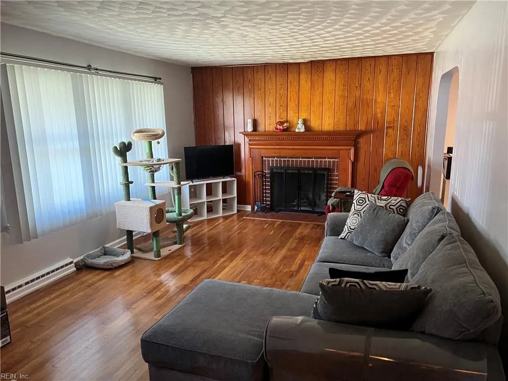 104 Arden DR, NEWPORTNEWS VA 23601 - Photo 3