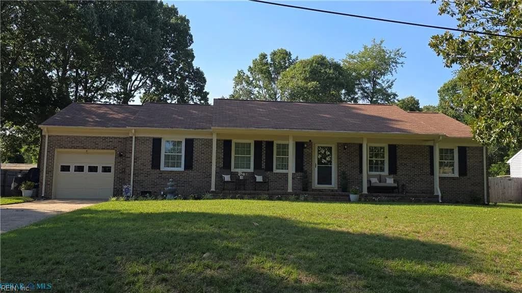 1709 Pine Tree DR, GLOUCESTERPOINT VA 23062 - Photo 2