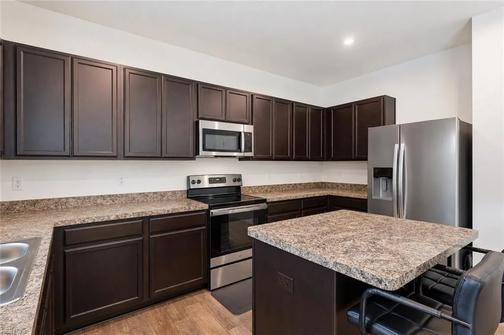 104 Stephens CT, SUFFOLK VA 23434 - Photo 5