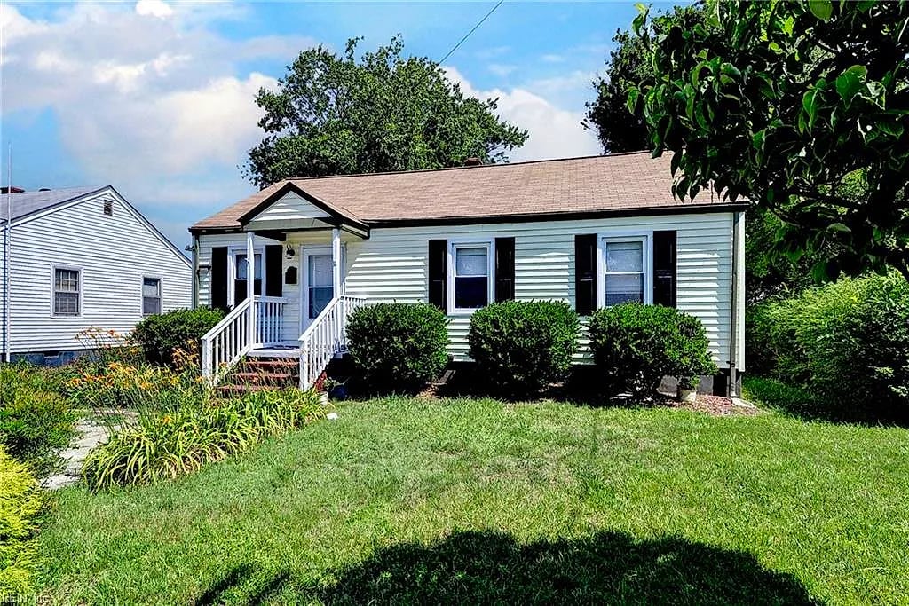 11 Thornrose AVE, Hampton — 3 bed Residential, 986 sqft