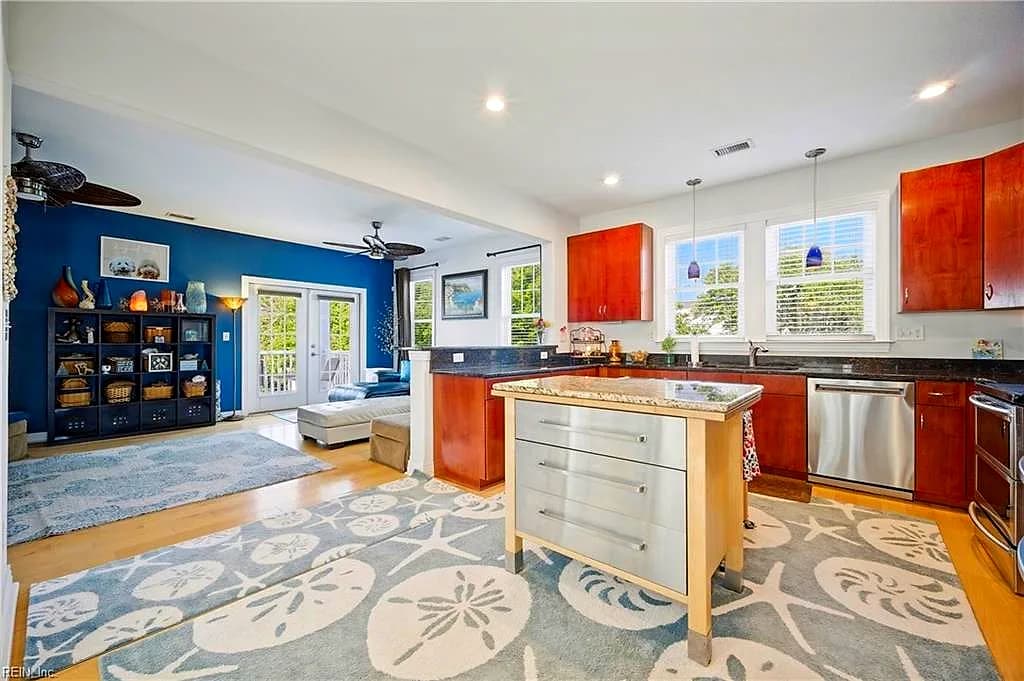 623 W Ocean View AVE, NORFOLK VA 23503 - Photo 5