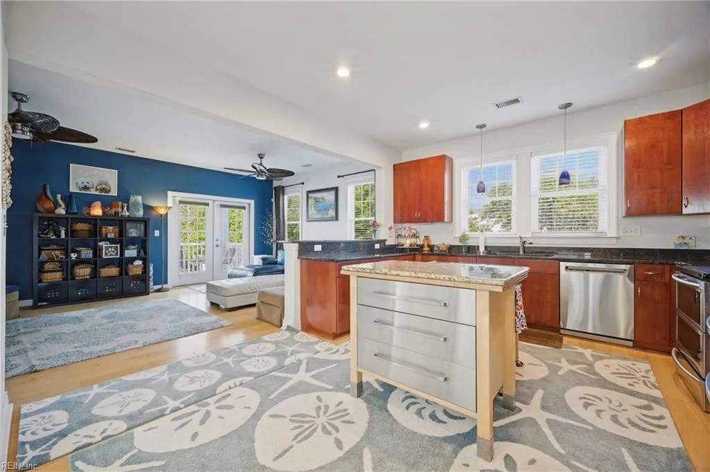 623 W Ocean View AVE, NORFOLK VA 23503 - Photo 5