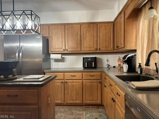 112 Beechwood DR, FRANKLIN VA 23851 - Photo 4