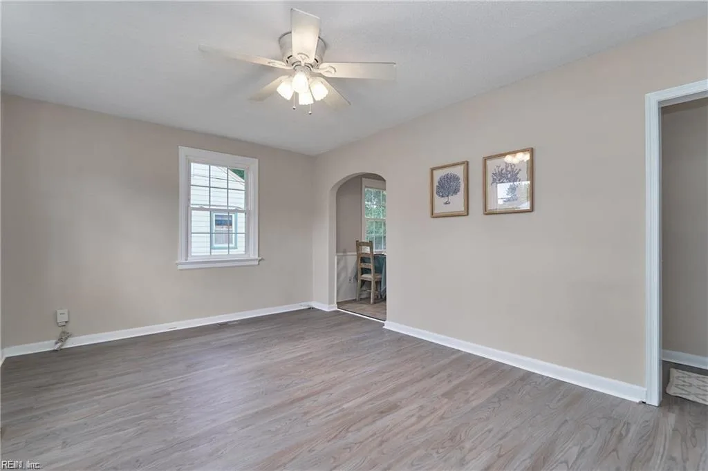 24 Cavalier RD, HAMPTON VA 23669 - Photo 5