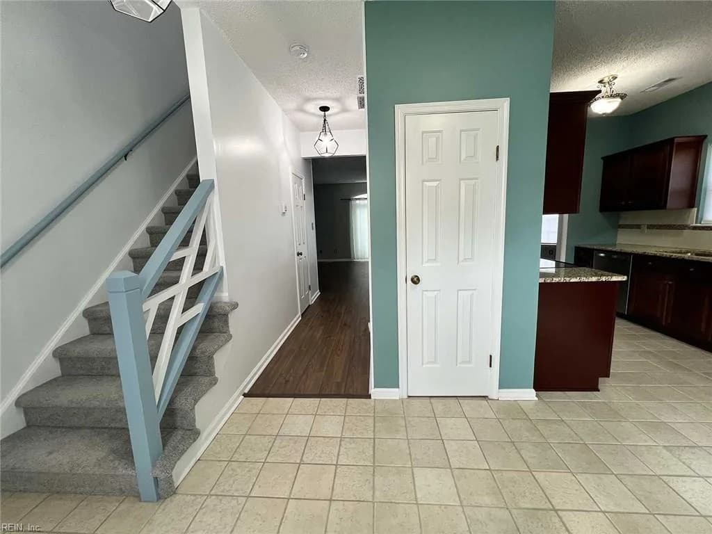 4930 Cypress Point CIR #103, VIRGINIABEACH VA 23455 - Photo 4