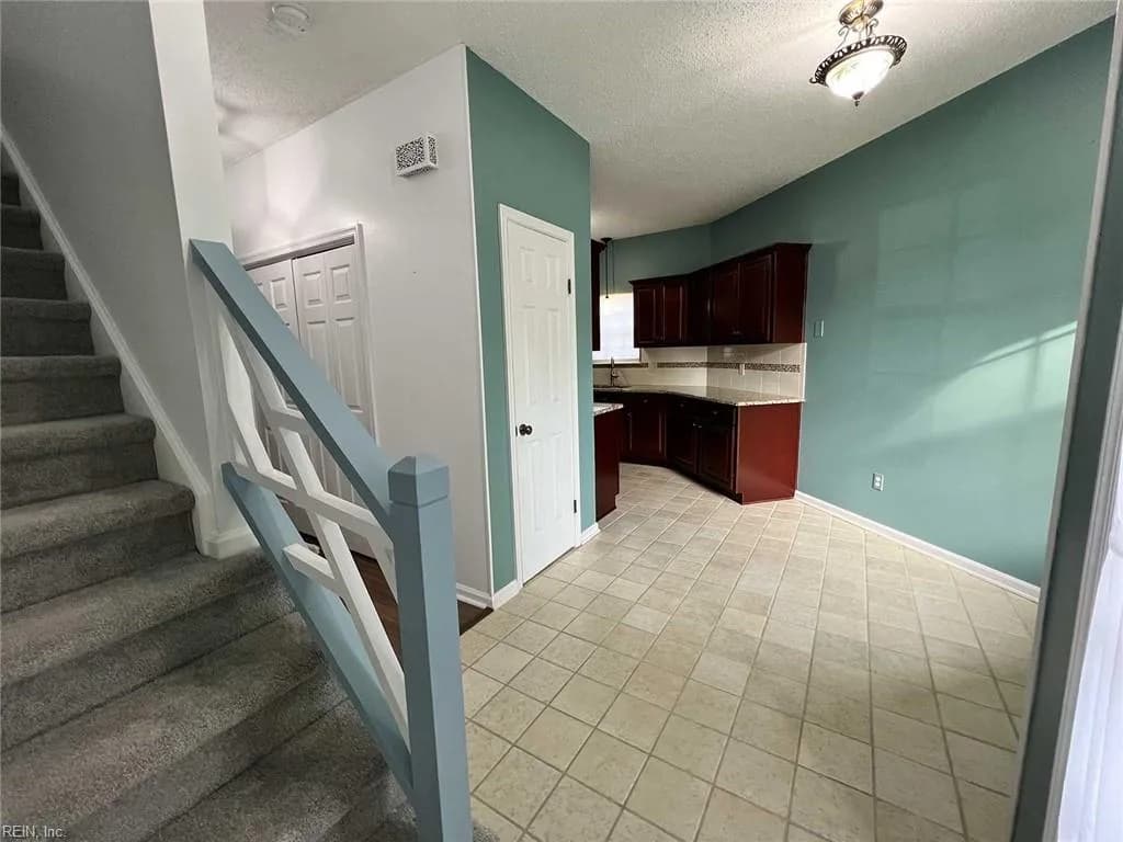4930 Cypress Point CIR #103, VIRGINIABEACH VA 23455 - Photo 5