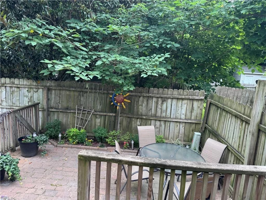 411 Dinwiddie ST, PORTSMOUTH VA 23704 - Photo 4