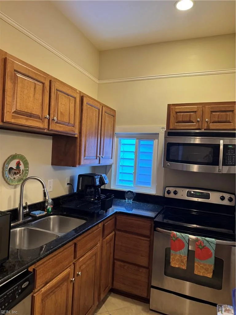 411 Dinwiddie ST, PORTSMOUTH VA 23704 - Photo 5