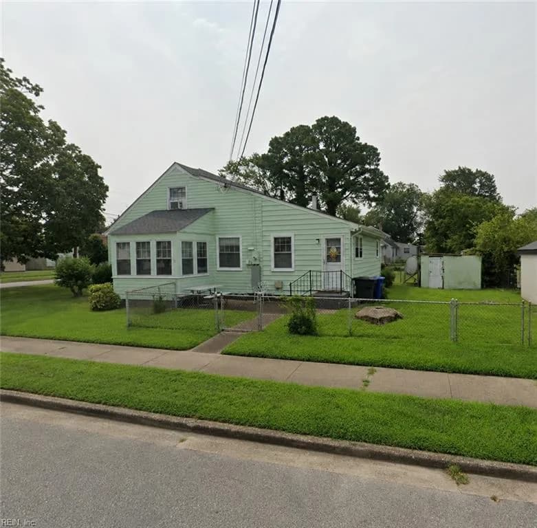 1100 17th ST, NEWPORTNEWS VA 23607 - Main photo
