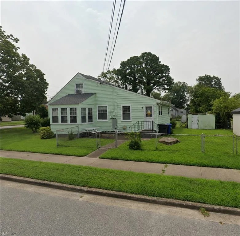 1100 17th ST, NEWPORTNEWS VA 23607