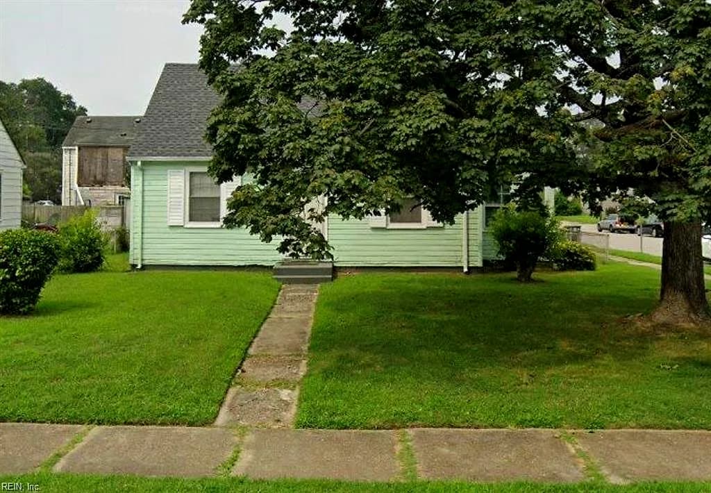 1100 17th ST, NEWPORT NEWS VA 23607 - Photo 3