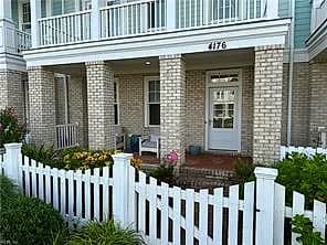 4176 E Beach DR, NORFOLK VA 23518 - Main photo