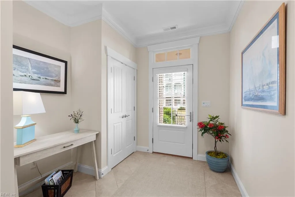 4176 E Beach DR, NORFOLK VA 23518 - Photo 4