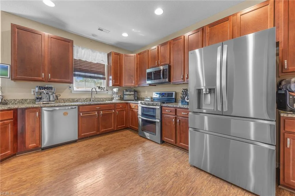 1005 Raven Hill RD, SUFFOLK VA 23434 - Photo 3