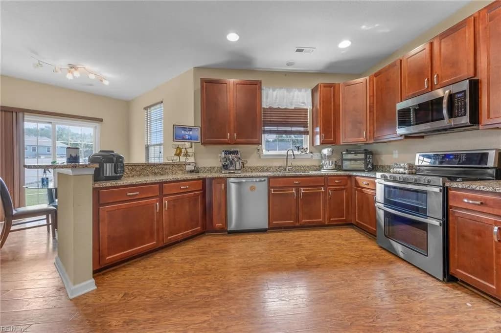 1005 Raven Hill RD, SUFFOLK VA 23434 - Photo 4