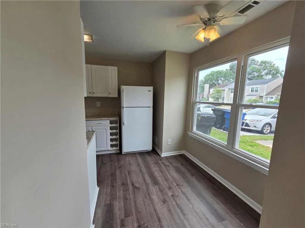 314 Falling LN, VIRGINIABEACH VA 23454 - Photo 3