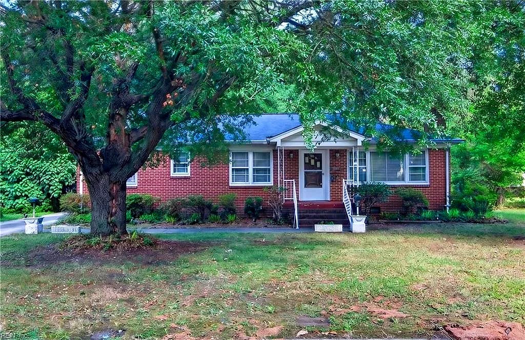 14 Charlton DR, Hampton — 3 bed Residential, 1,615 sqft