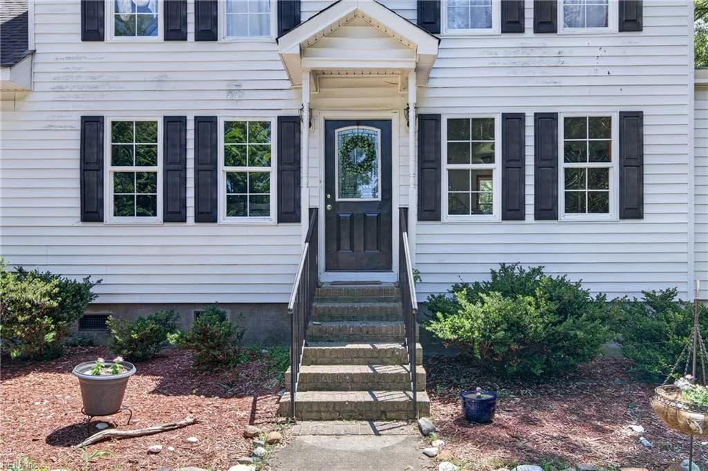 12 Holston LN, HAMPTON VA 23664 - Photo 5