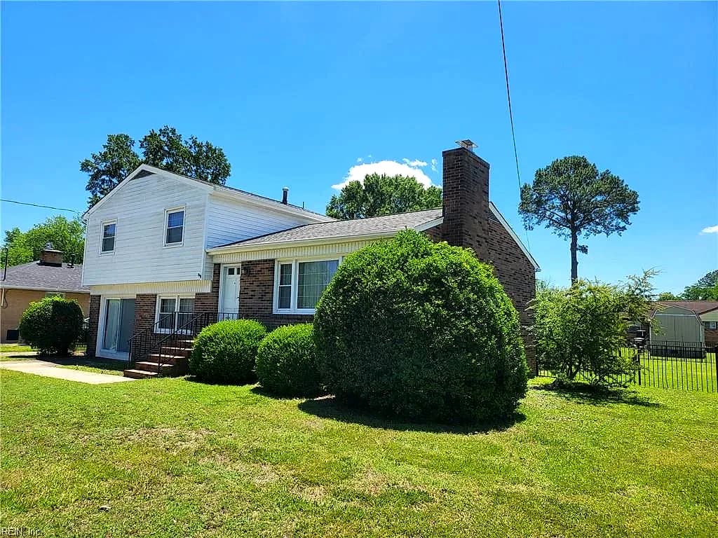 407 Shoreline DR, HAMPTON VA 23669 - Photo 3