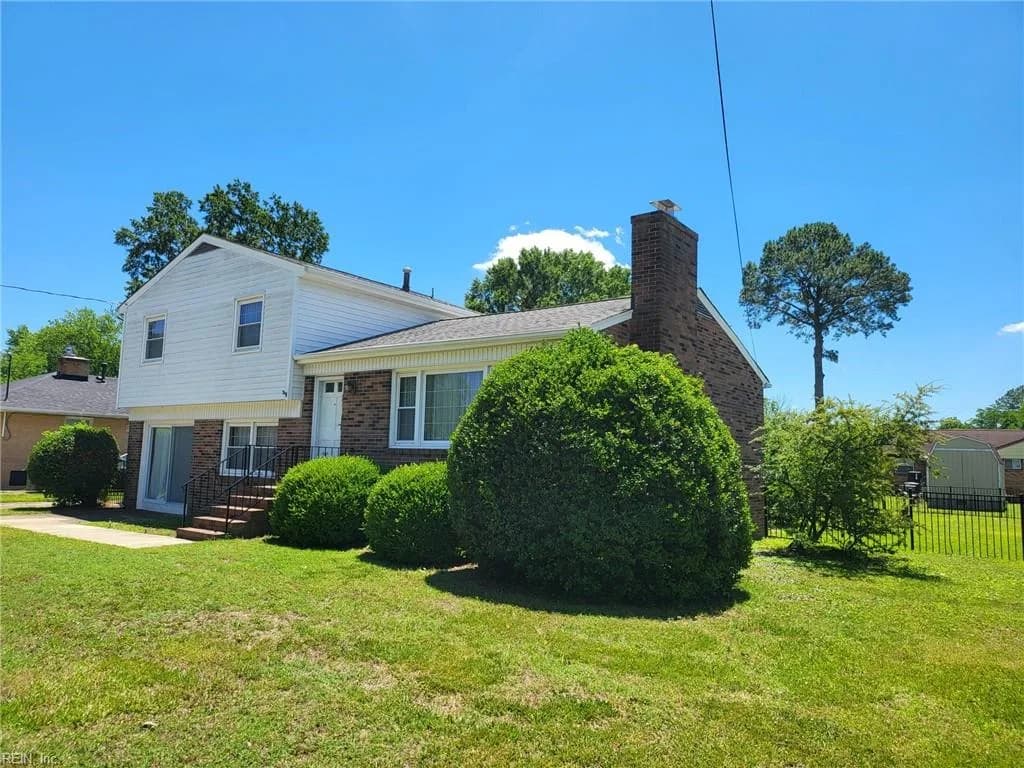 407 Shoreline DR, HAMPTON VA 23669 - Photo 3
