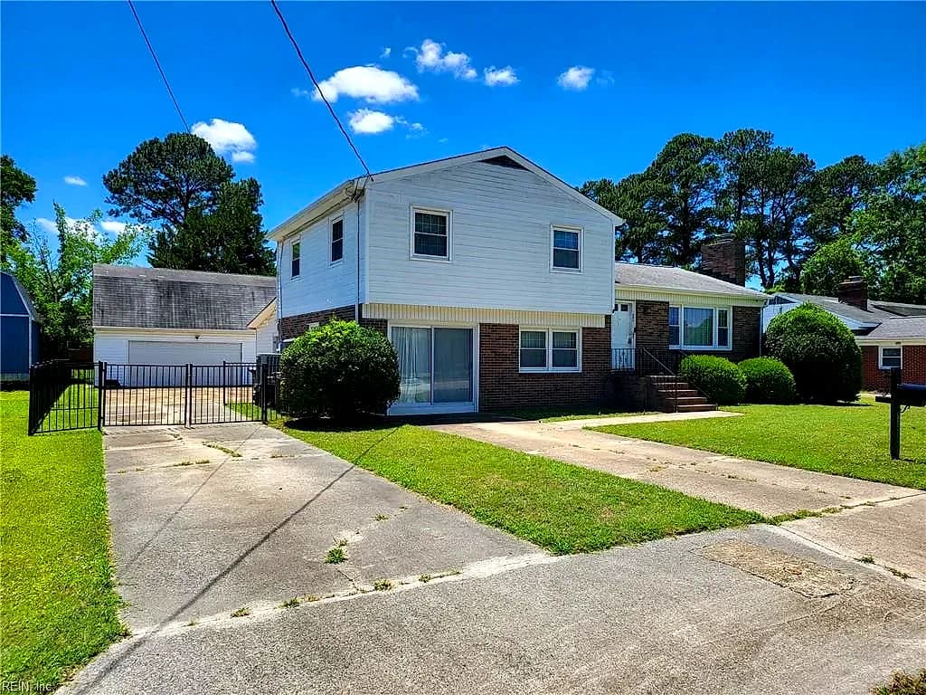 407 Shoreline DR, HAMPTON VA 23669 - Photo 4