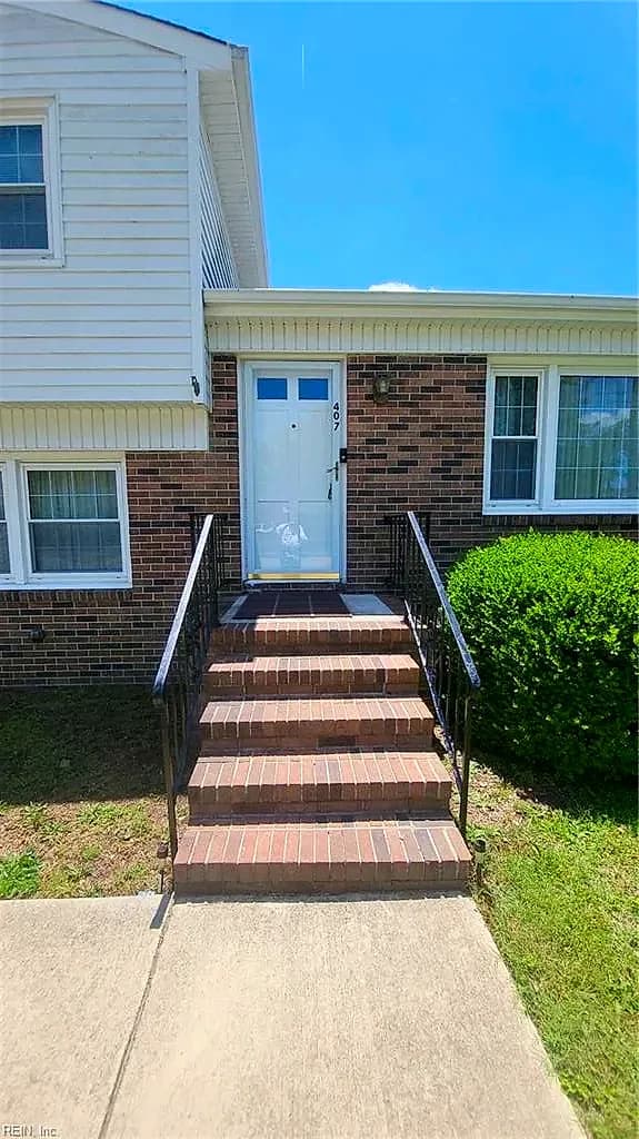 407 Shoreline DR, HAMPTON VA 23669 - Photo 5