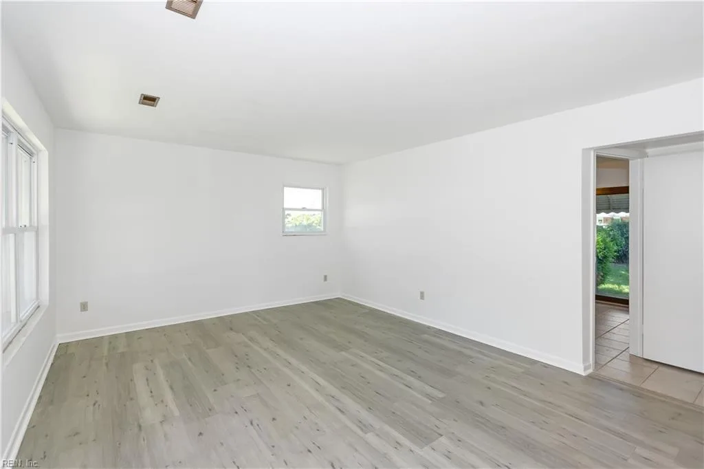 801 Lemaster AVE, HAMPTON VA 23669 - Photo 5