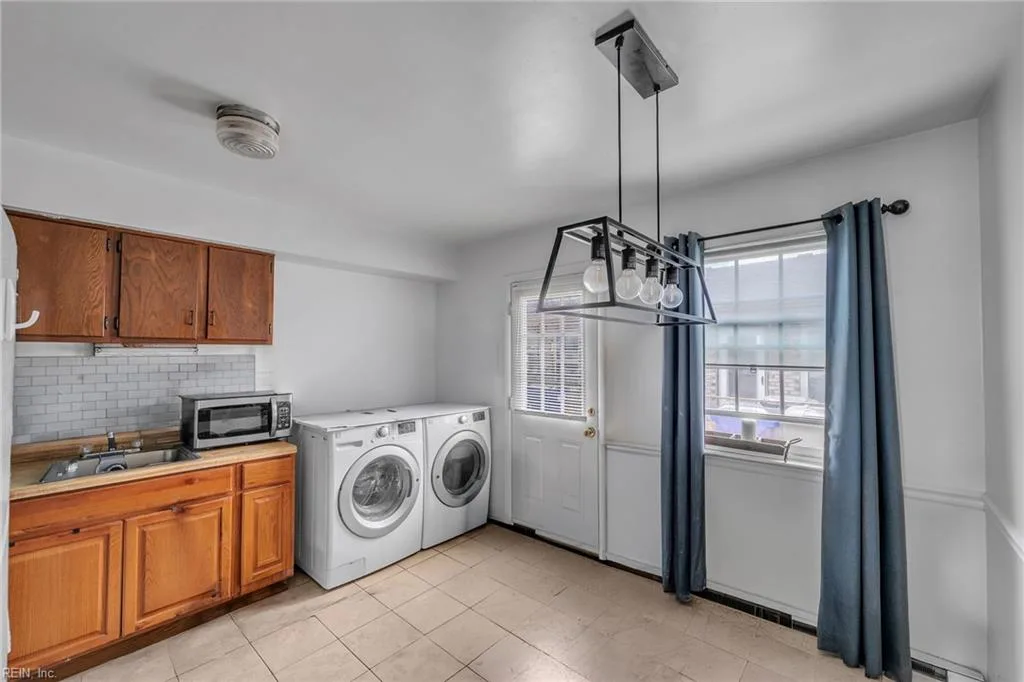 2305 Palmyra ST, NORFOLK VA 23513 - Photo 4