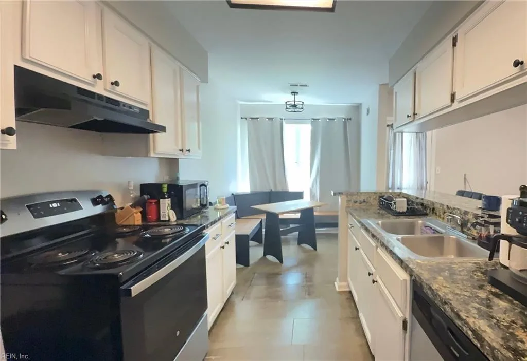 17 S Gawain WAY, HAMPTON VA 23669 - Photo 4