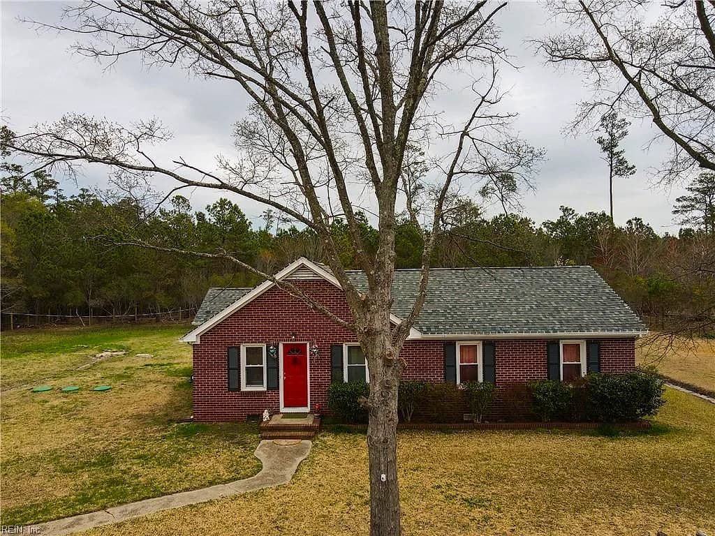 2111 Jenkins Neck RD, GLOUCESTER POINT VA 23062 - Main photo