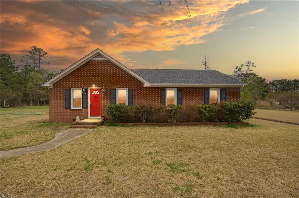 2111 Jenkins Neck RD, GLOUCESTERPOINT VA 23062 - Photo 2