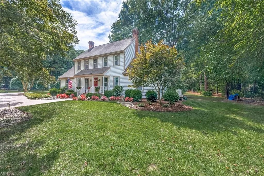 423 Weston RD, YORKTOWN VA 23692 - Photo 4