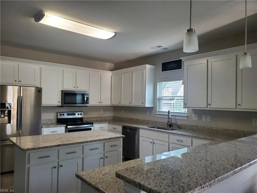 1231 Stewart ST, CHESAPEAKE VA 23324 - Photo 3
