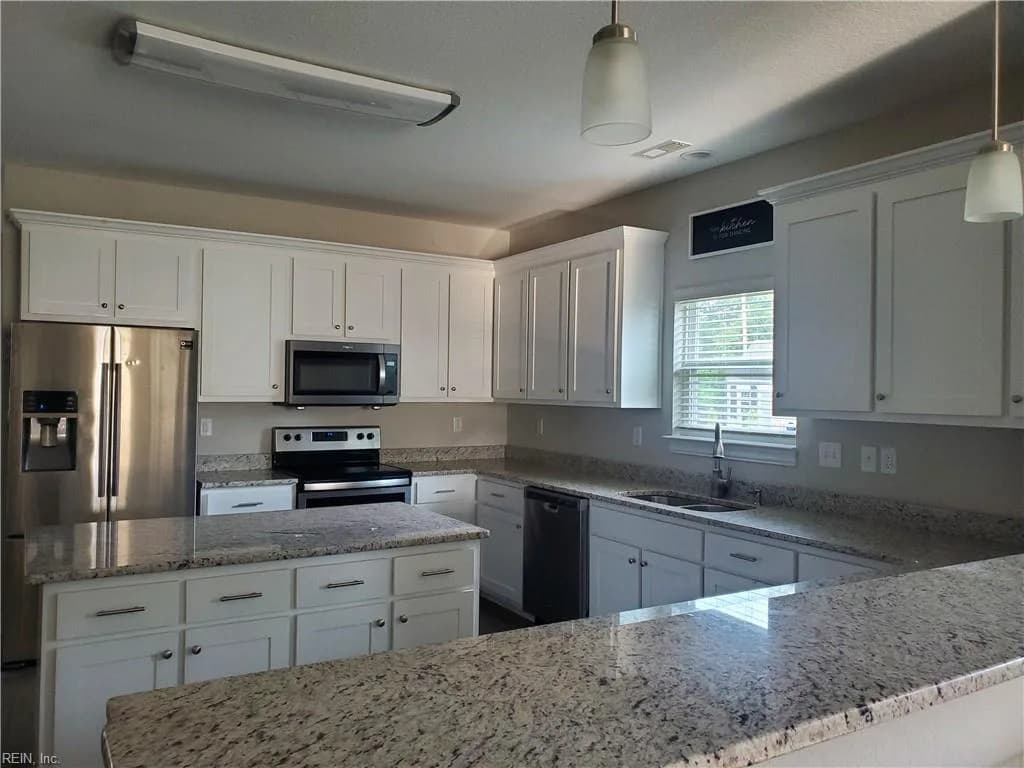 1231 Stewart ST, CHESAPEAKE VA 23324 - Photo 4