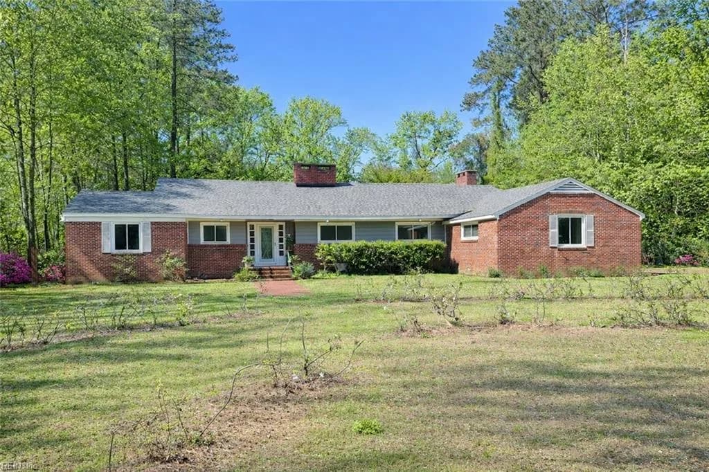 201 Robinhood RD, FRANKLIN VA 23851 - Photo 2
