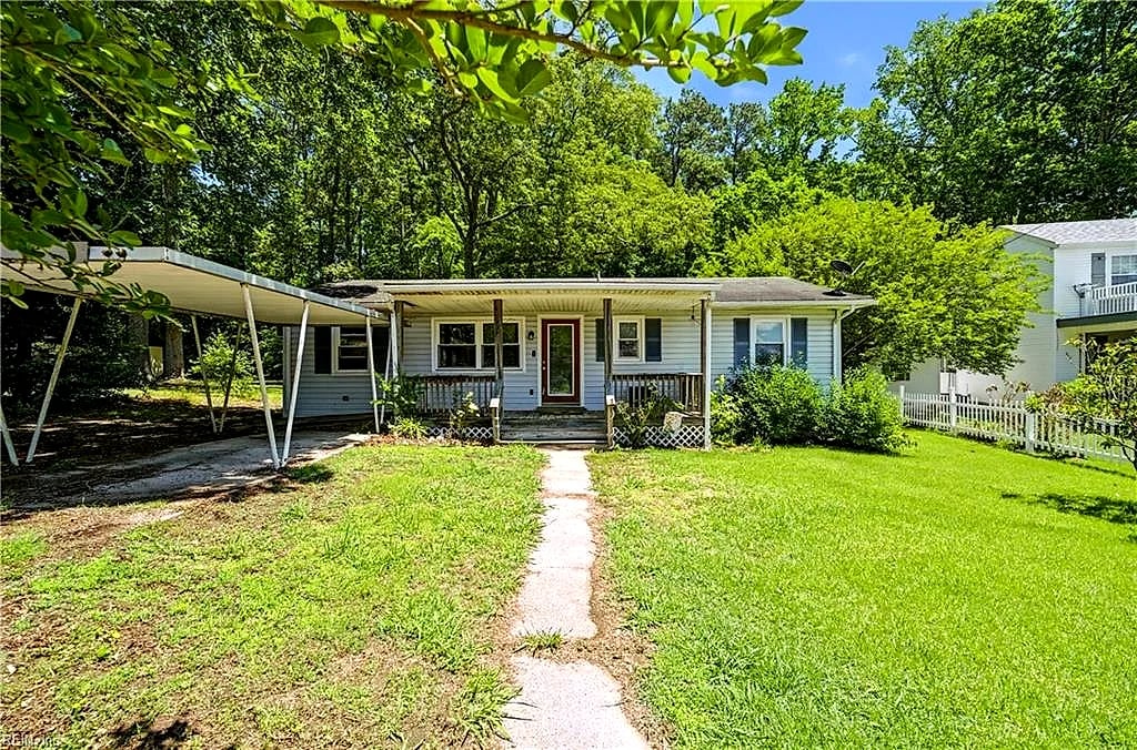 196 Beach DR, Hartfield — 3 bed Residential, 1,040 sqft