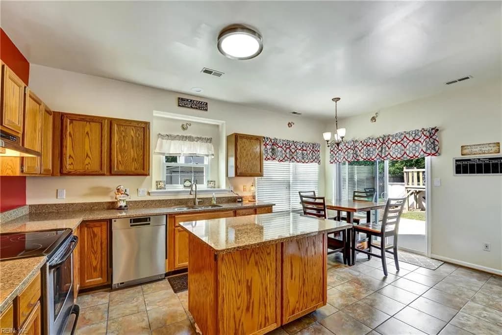 1205 Tyler CT, VIRGINIABEACH VA 23456 - Photo 5